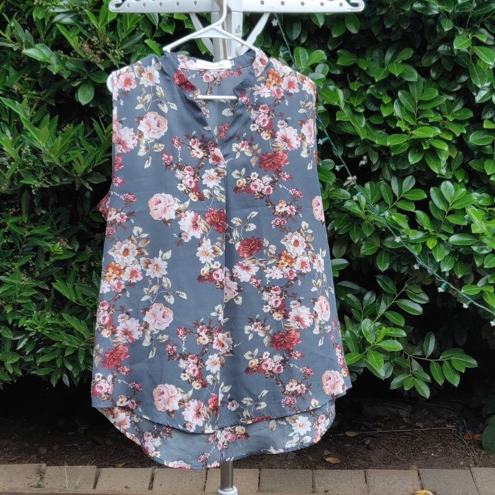 Floral Blouse - LIKE NEW